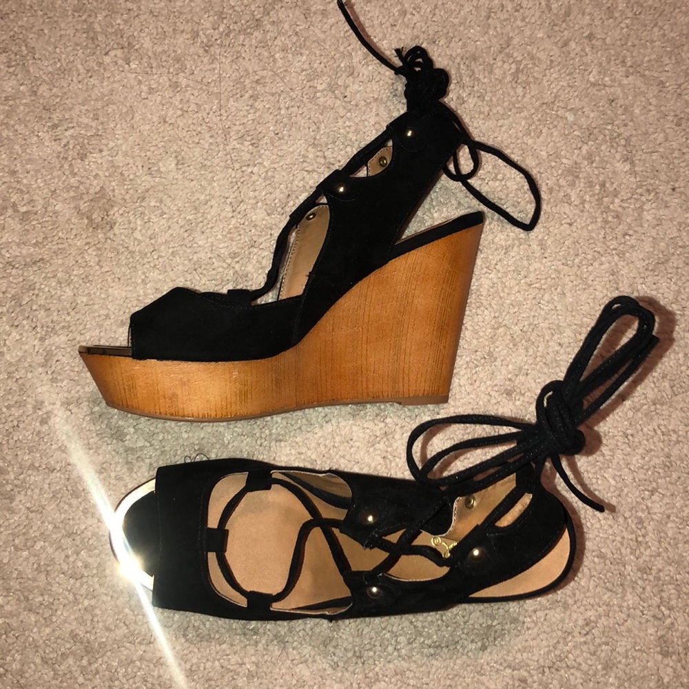 Shoes/ Heels / Wedges